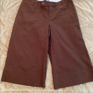 Duck Head Woman’s Gauchos Sz: Juniors 9
Dark Brown